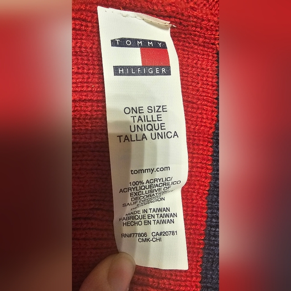 NWOT-Tommy Hilfiger Mens Rubber Flag Patch Tipped Rib Scarf B-1 - Picture 5 of 11